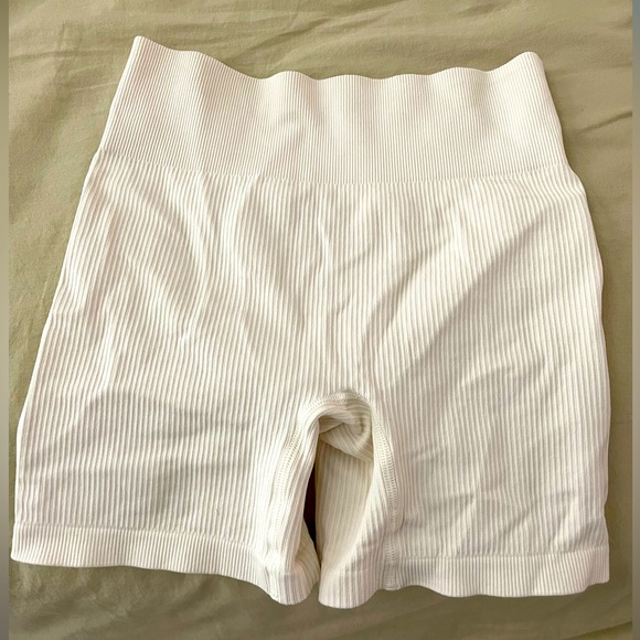 Matching set - Picture 1 of 2